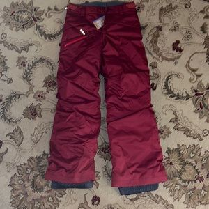NWT boys Patagonia snow pants. Size large